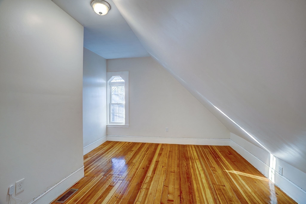 31 Rockland St Unit: 2nd floor