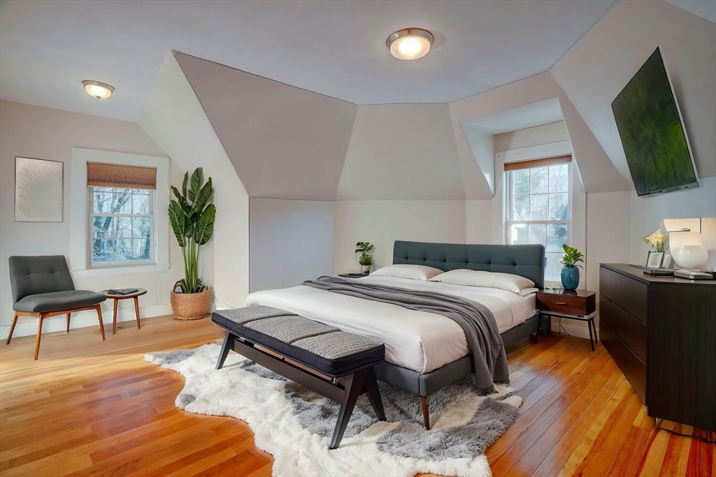 31 Rockland St Unit: 2nd floor