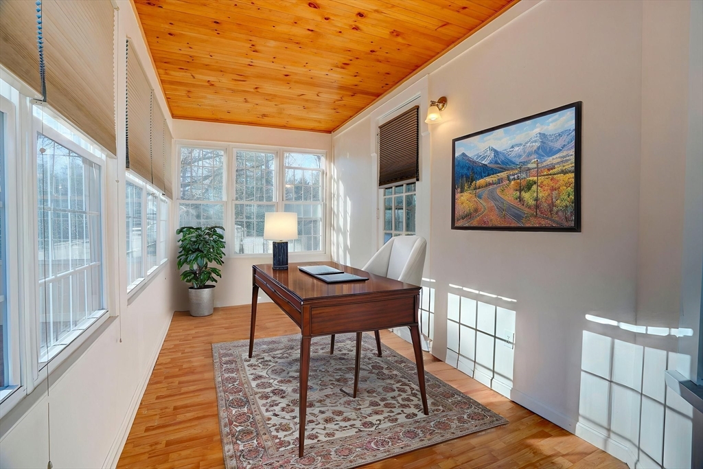 31 Rockland St Unit: 2nd floor