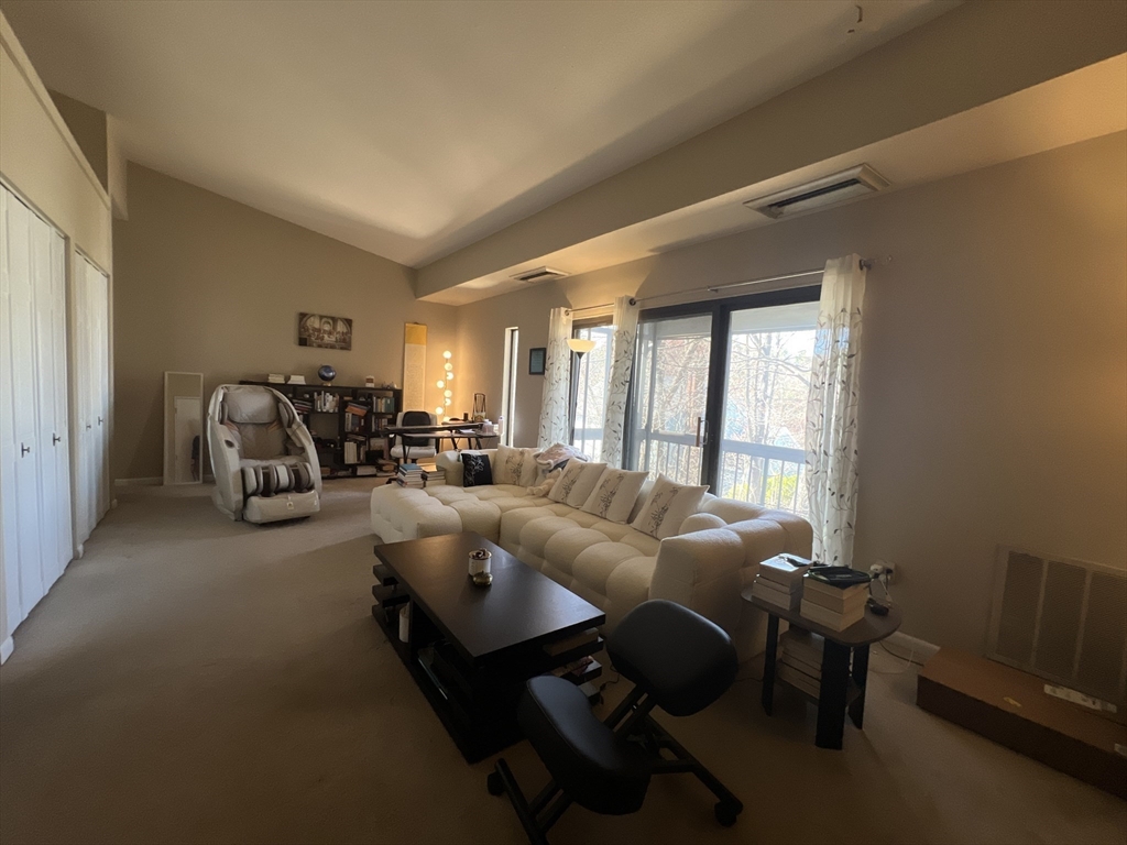 1461 Pawtucket Blvd # 10 Unit: B-10