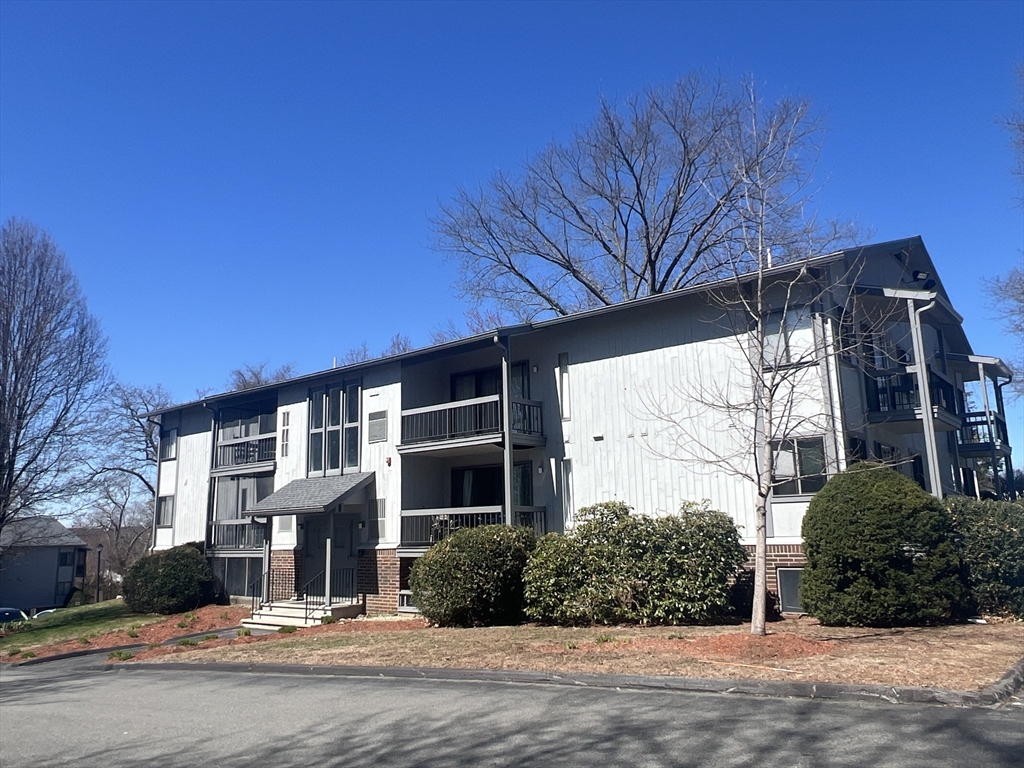 1461 Pawtucket Blvd # 10 Unit: B-10