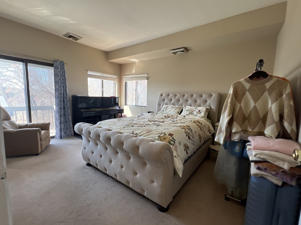 1461 Pawtucket Blvd # 10 Unit: B-10
