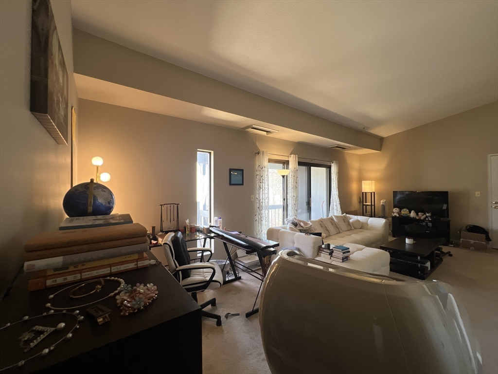 1461 Pawtucket Blvd # 10 Unit: B-10