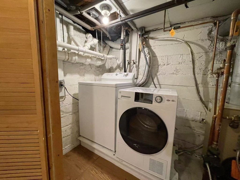 8 Lowell Pl # 8