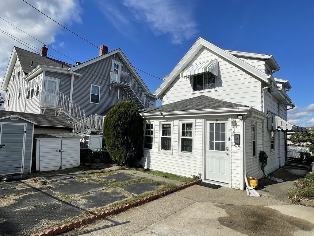 8 Lowell Pl # 8