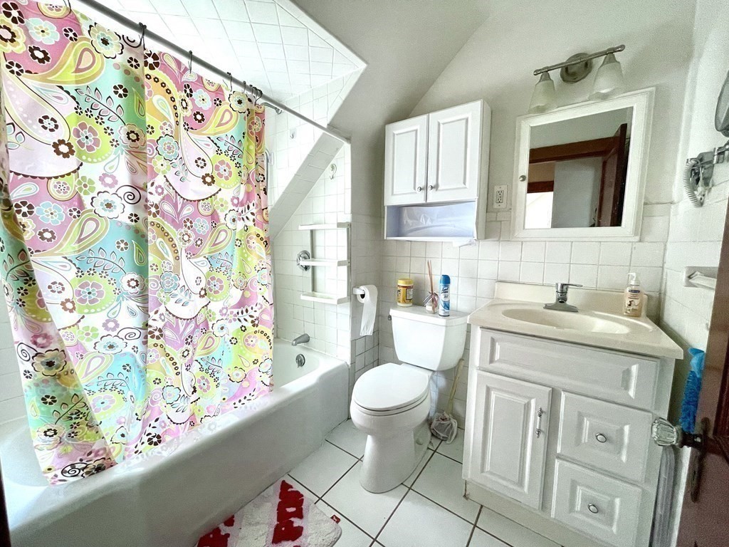 8 Lowell Pl # 8
