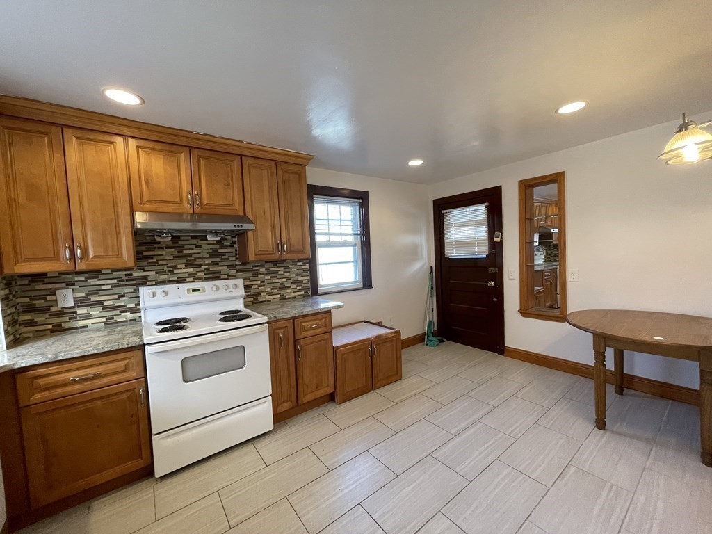 8 Lowell Pl # 8