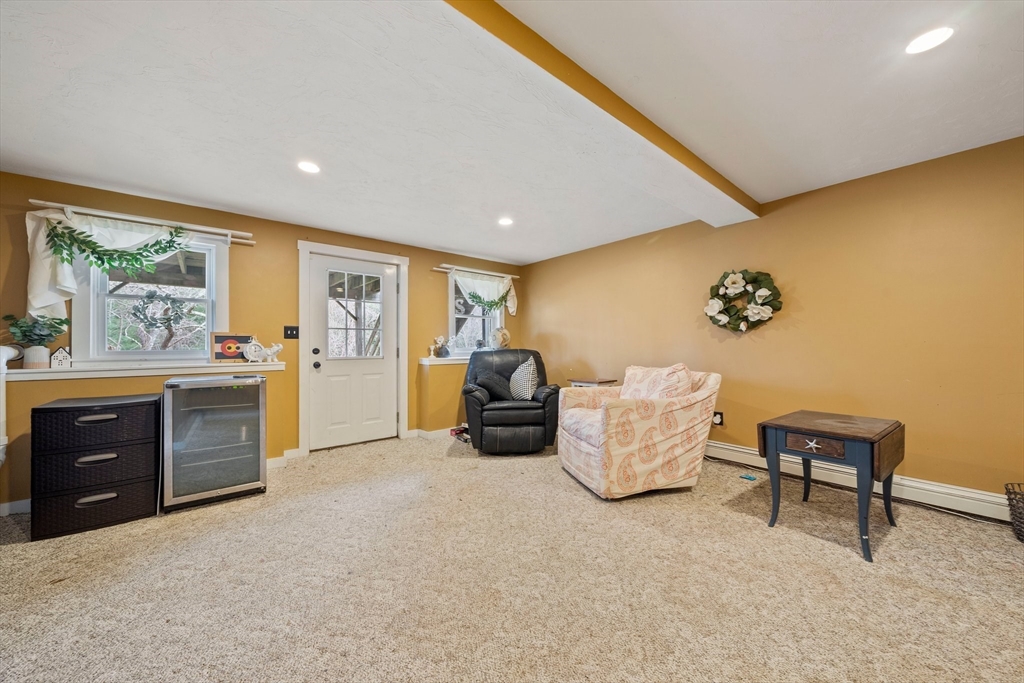 4 Jacqueline Ln