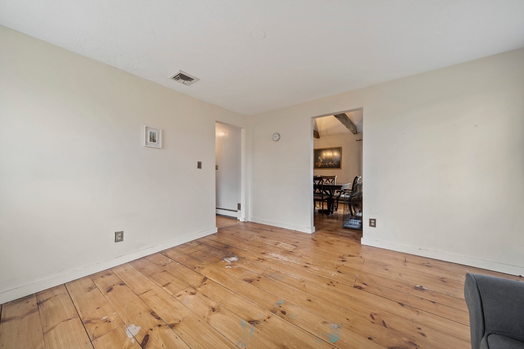 4 Jacqueline Ln