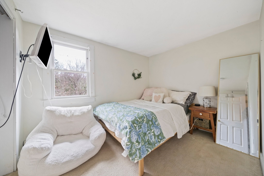 4 Jacqueline Ln
