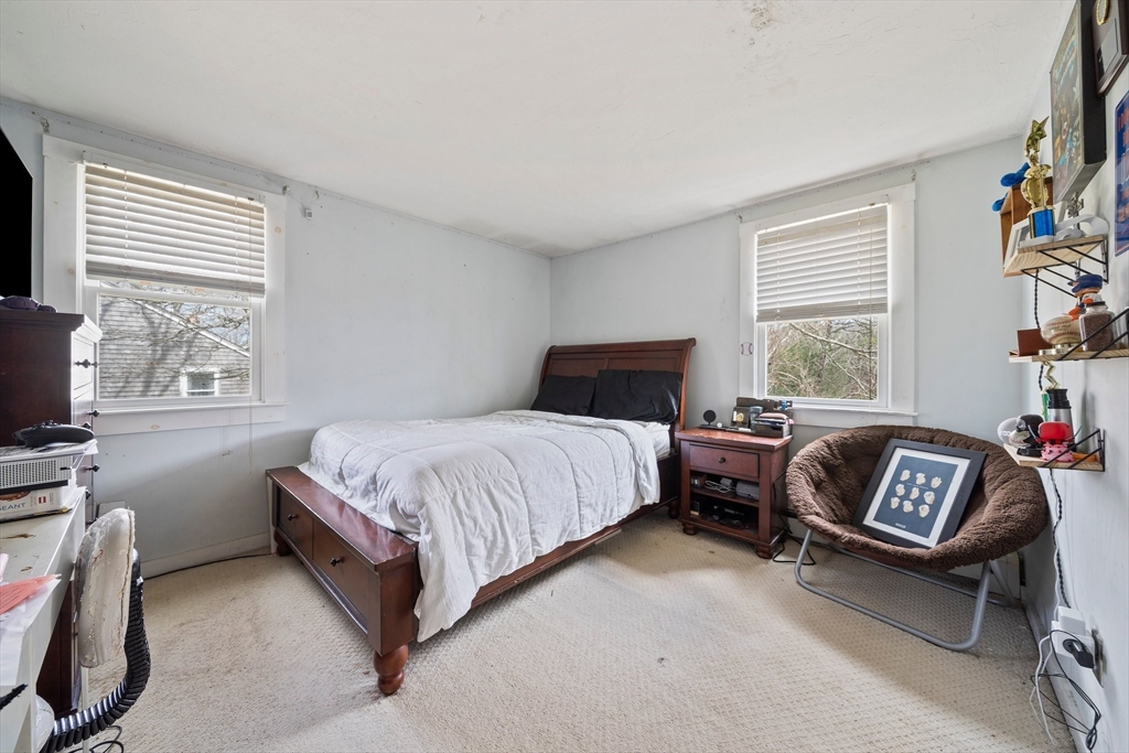 4 Jacqueline Ln