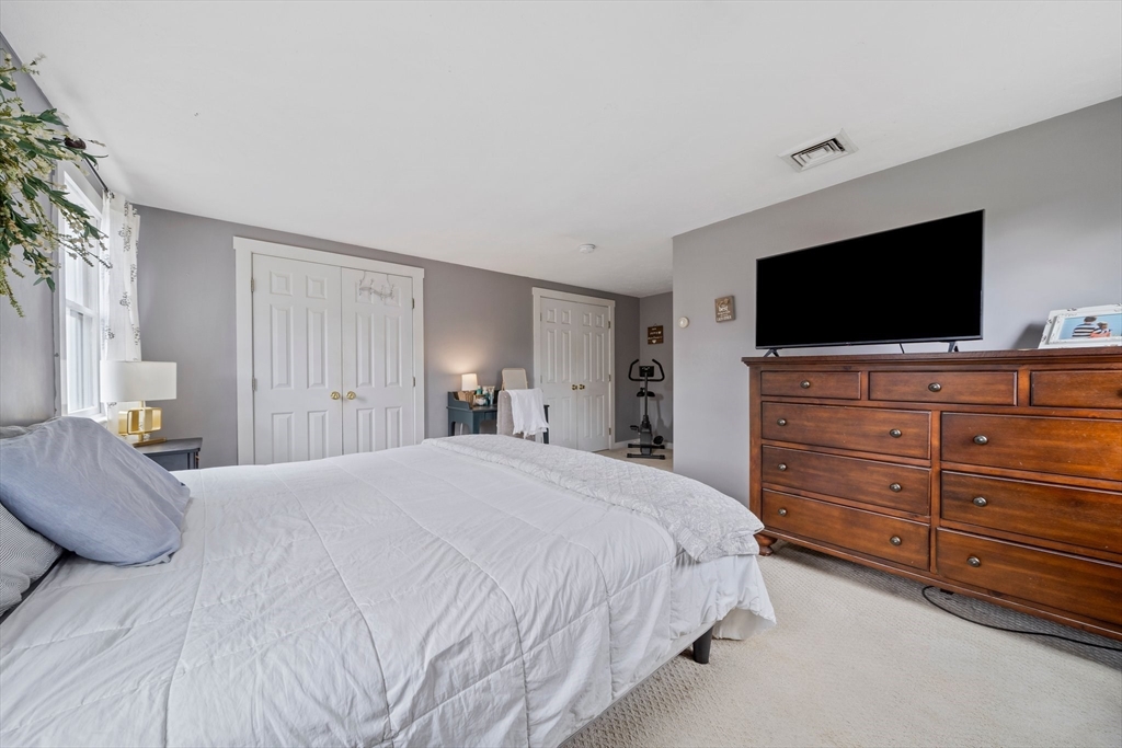 4 Jacqueline Ln