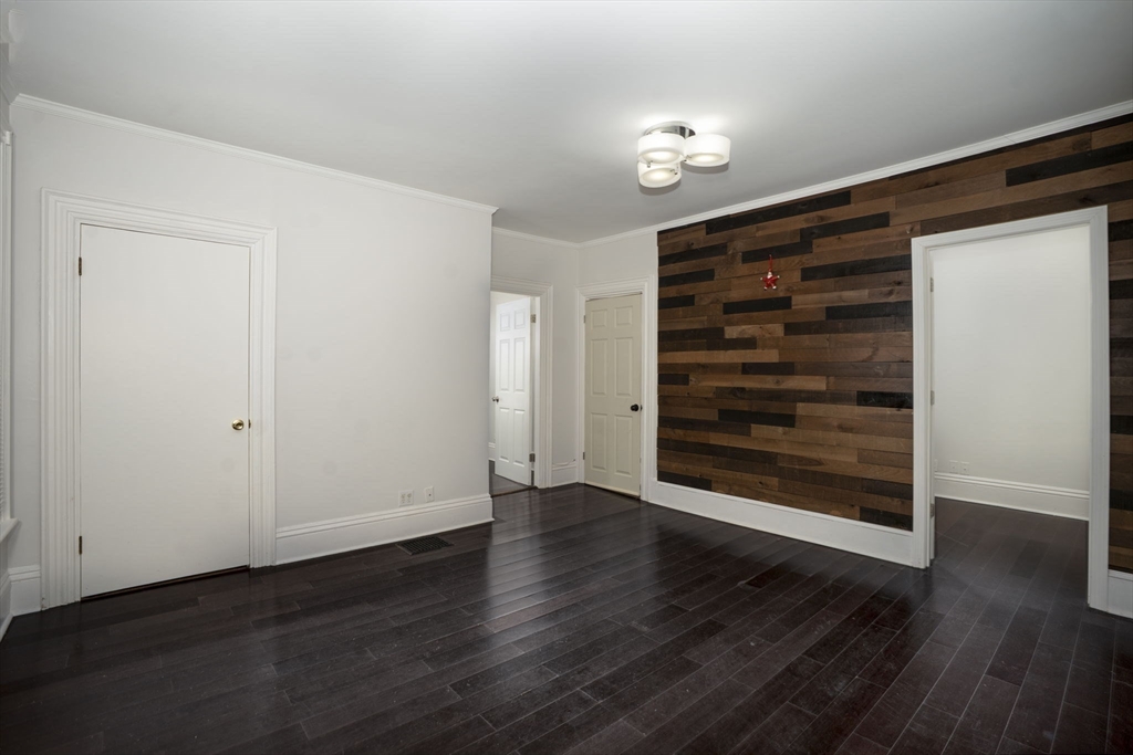 221 Mountain Ave