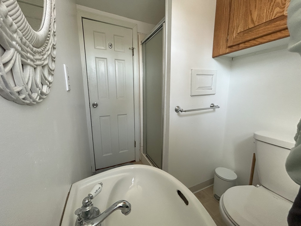 61 Pond View Ave
