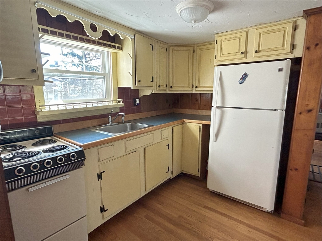 61 Pond View Ave