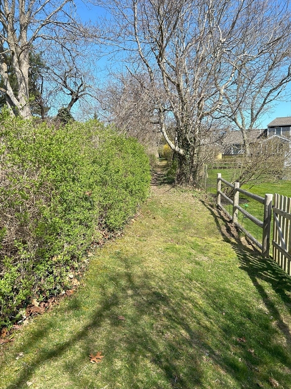 61 Pond View Ave