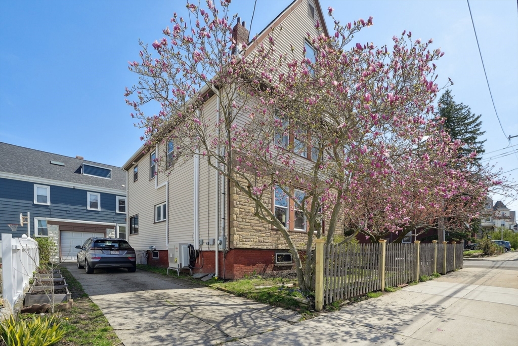 48 Medford St
