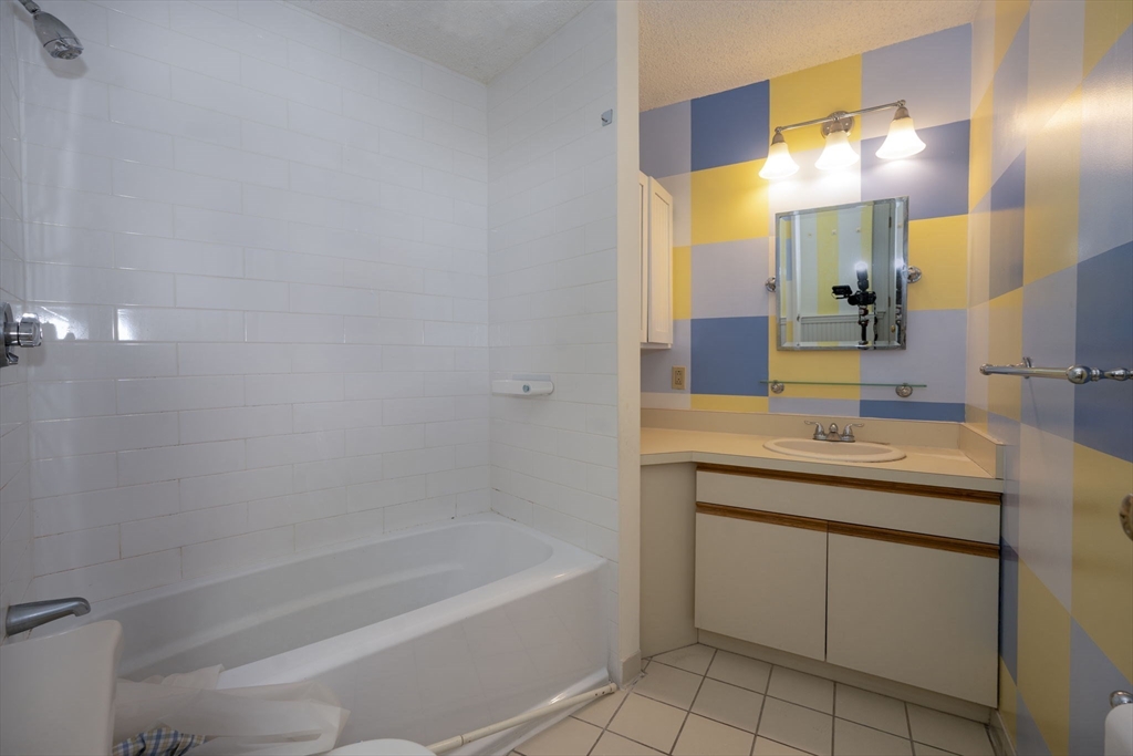 90 Quincy Shore Dr Unit: 414