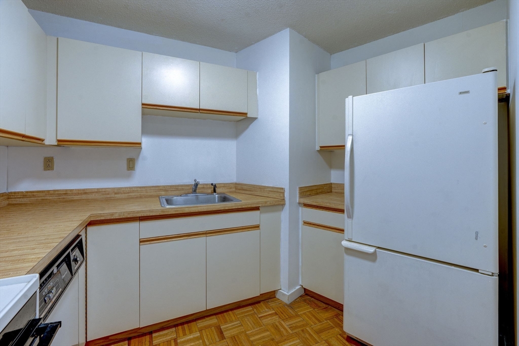 90 Quincy Shore Dr Unit: 414