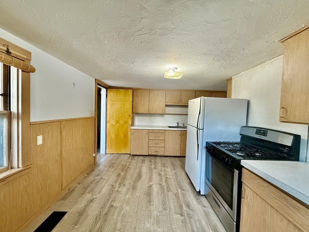 84 Pearl St # 1R