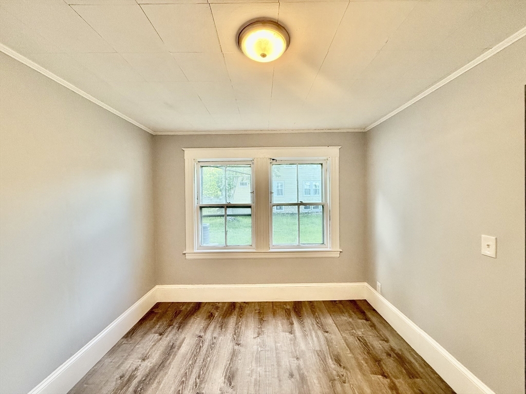 84 Pearl St # 1R