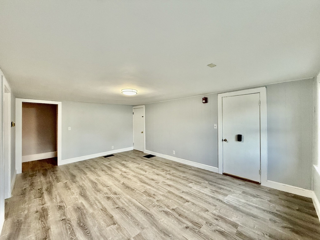 84 Pearl St # 1R