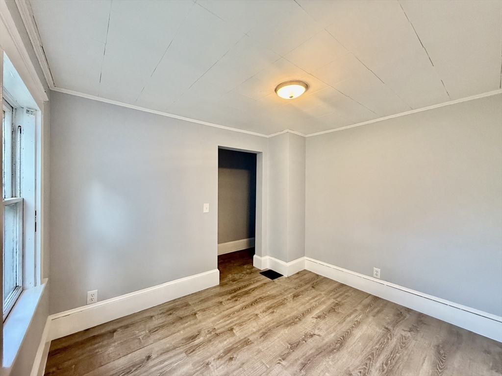 84 Pearl St # 1R