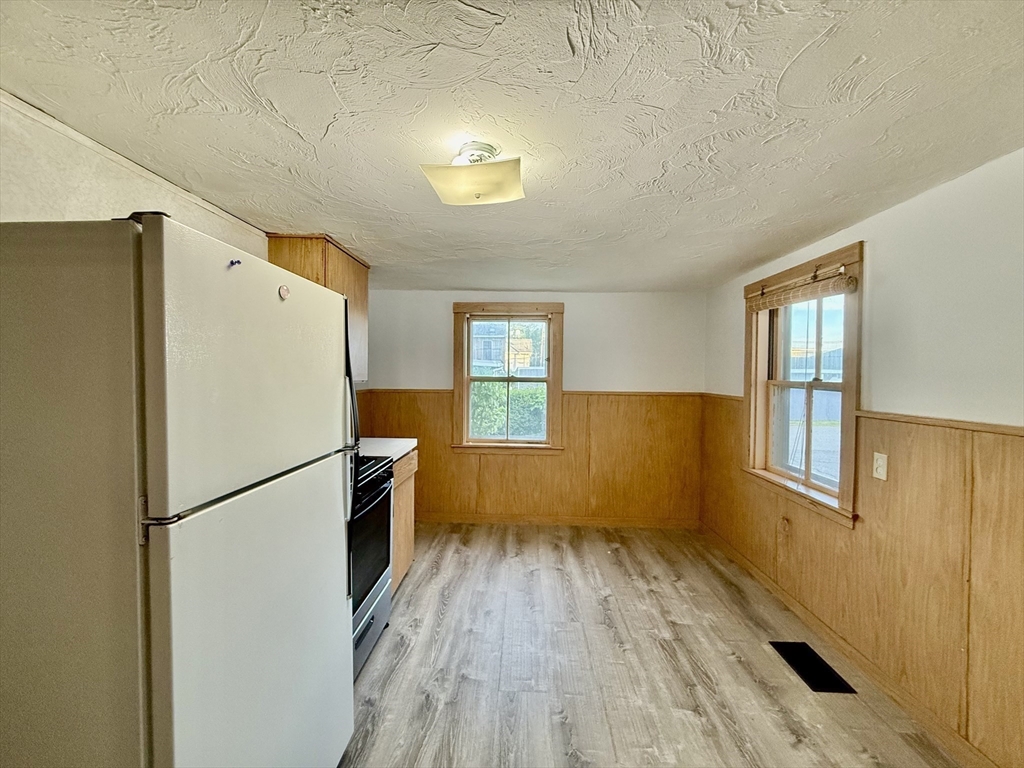 84 Pearl St # 1R