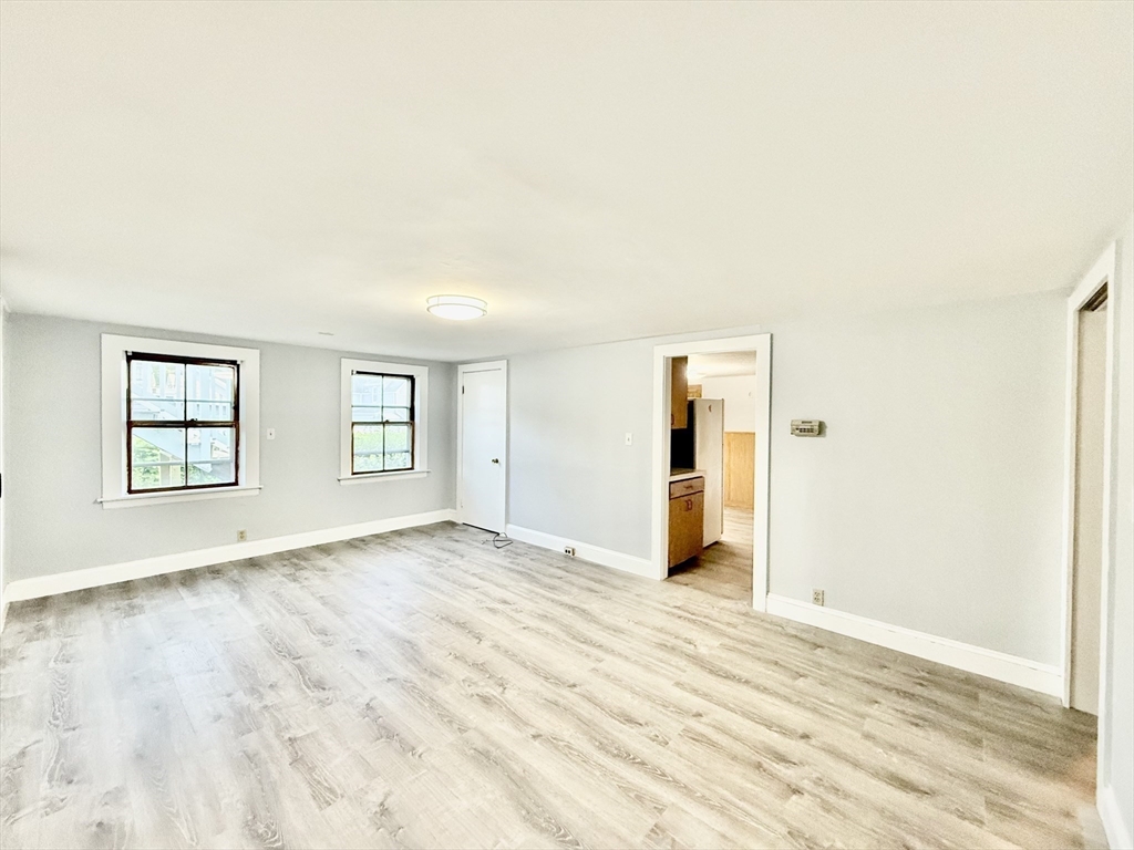 84 Pearl St # 1R