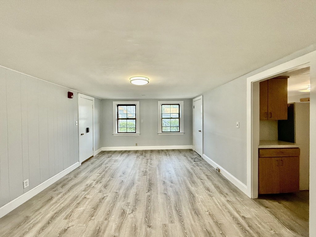 84 Pearl St # 1R