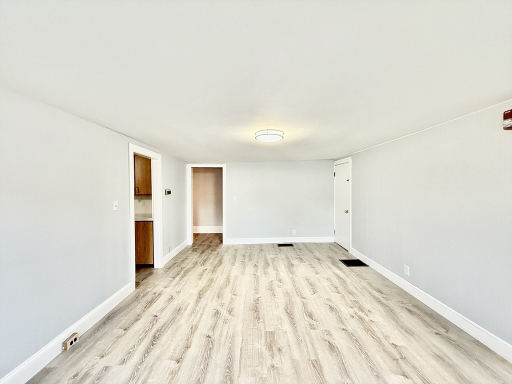 84 Pearl St # 1R