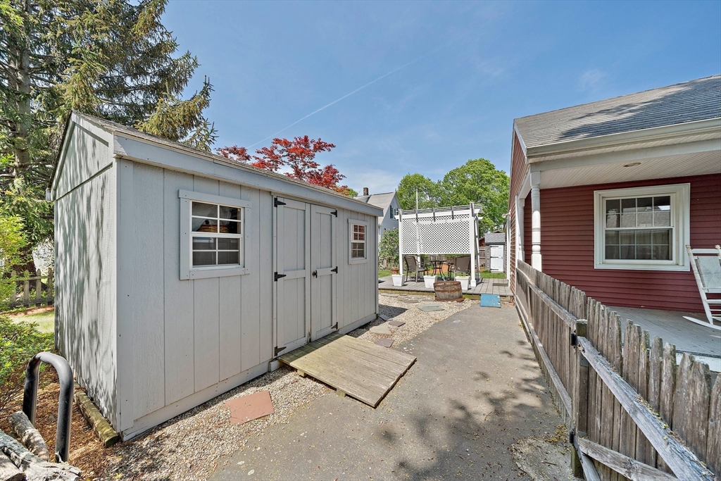 524 Commercial St
