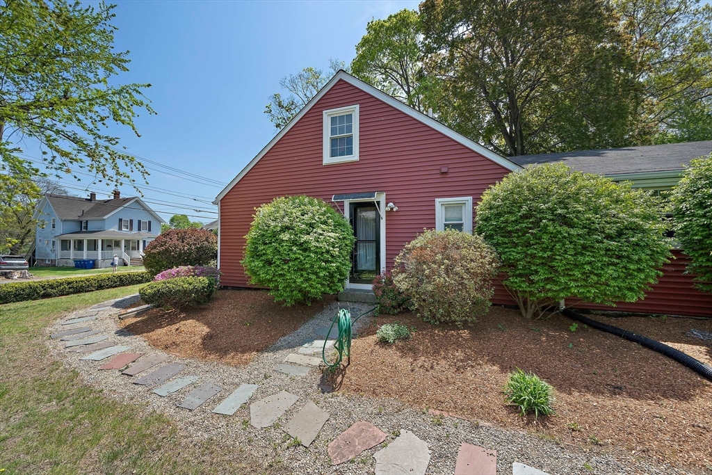524 Commercial St