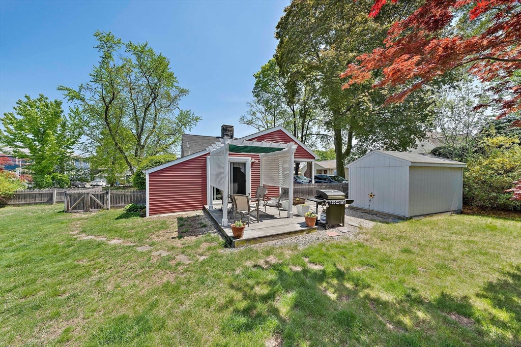 524 Commercial St