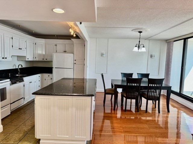 61 Broad Reach Unit: T143B