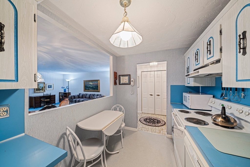500 Willard St # 203