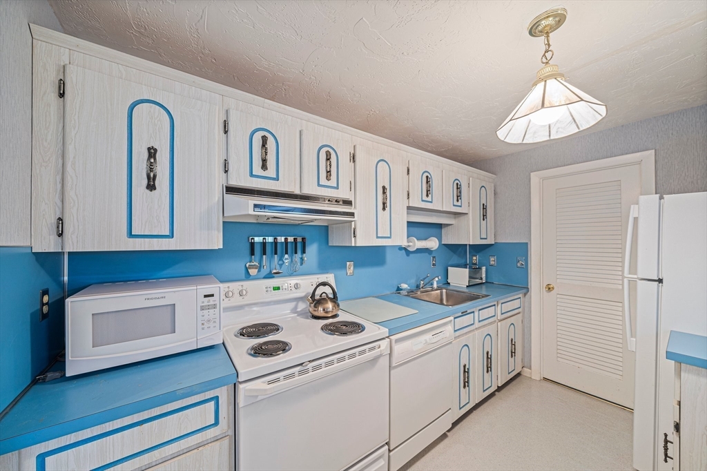 500 Willard St # 203