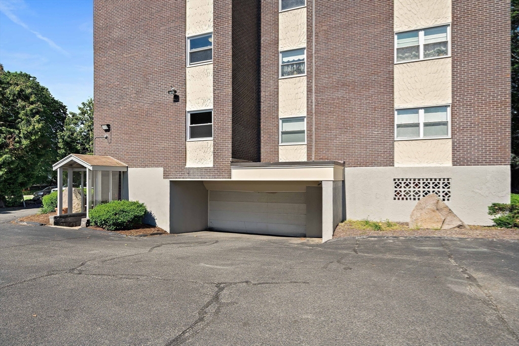 500 Willard St # 203
