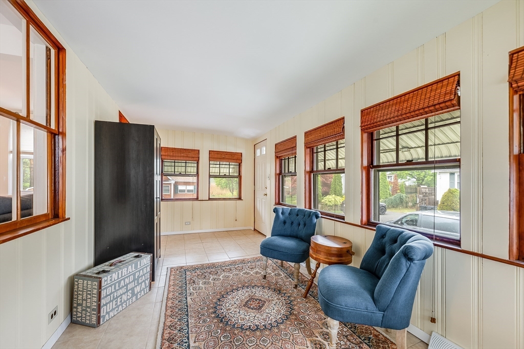 30 Lakeside Ave