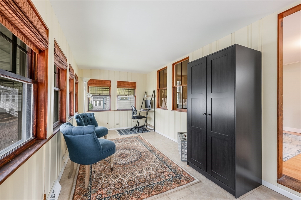 30 Lakeside Ave