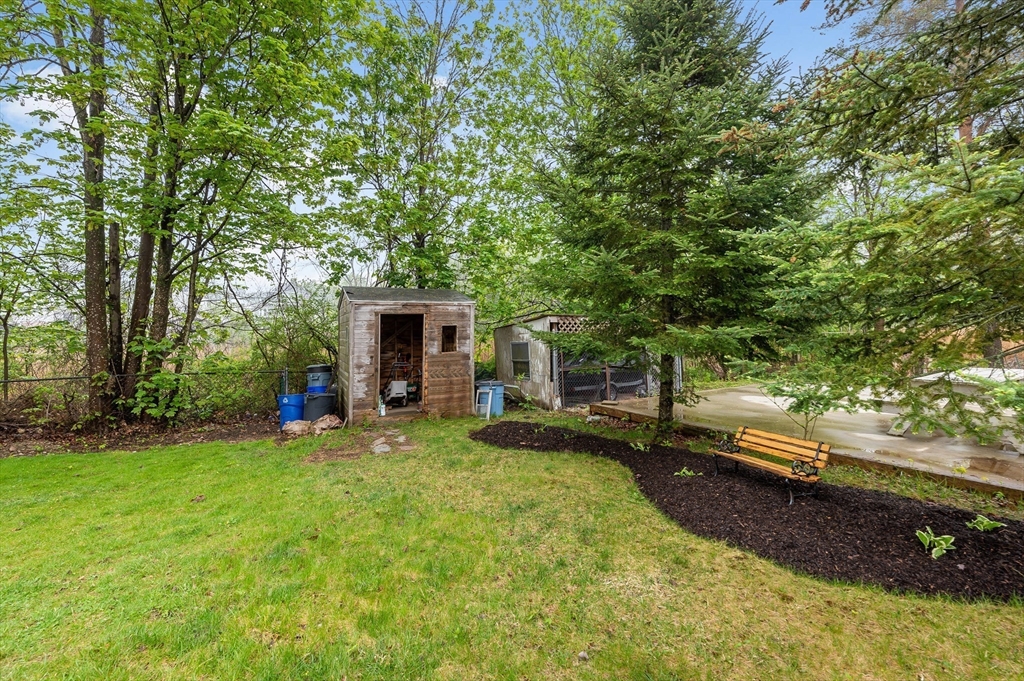 30 Lakeside Ave