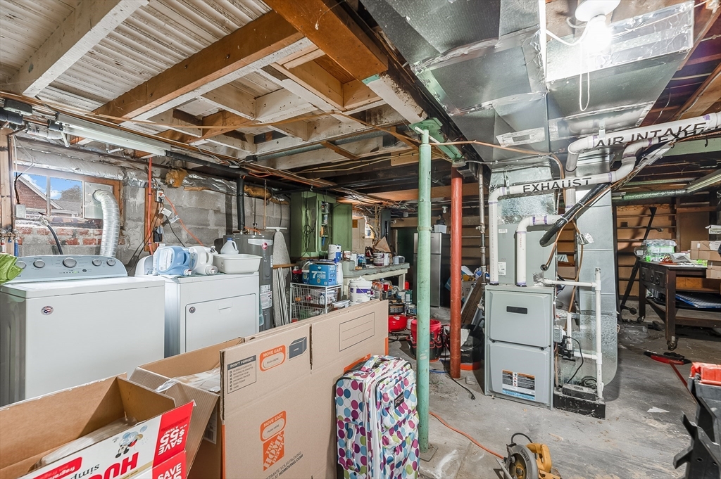 30 Lakeside Ave