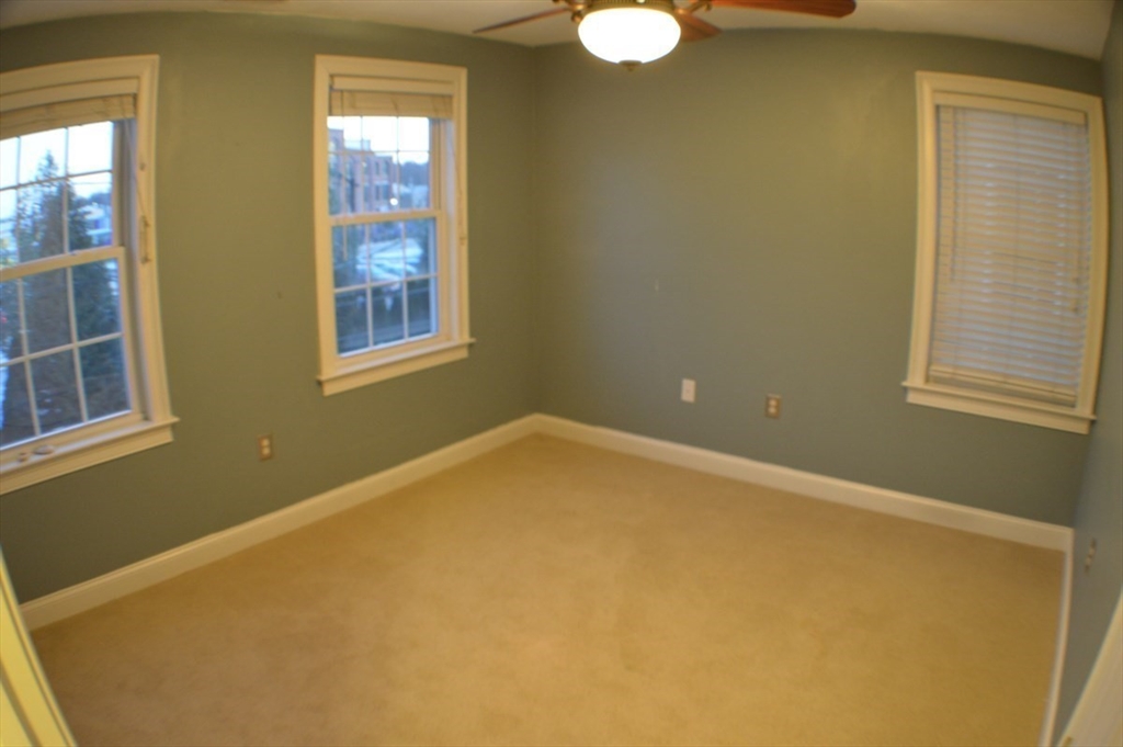 22 Dacy St # 22