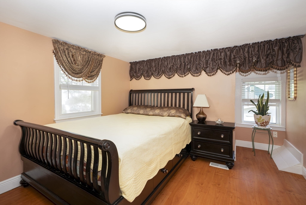 14 Sterling St