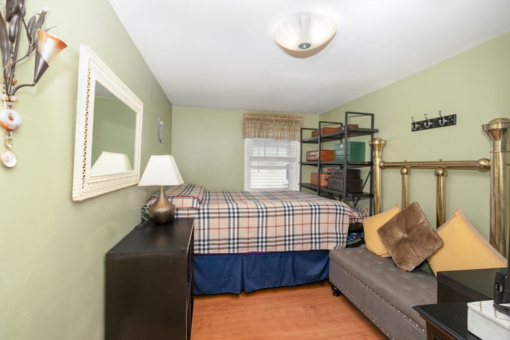 14 Sterling St