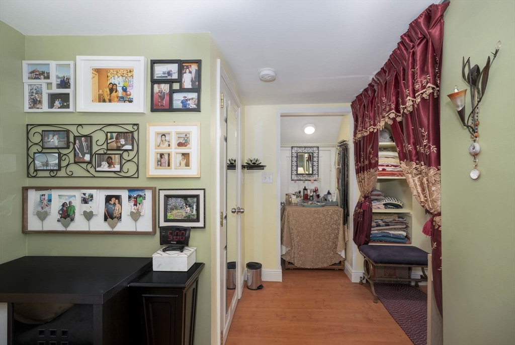 14 Sterling St