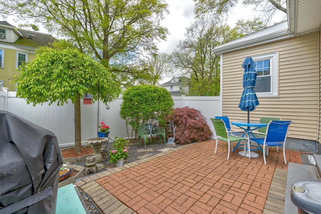 14 Sterling St