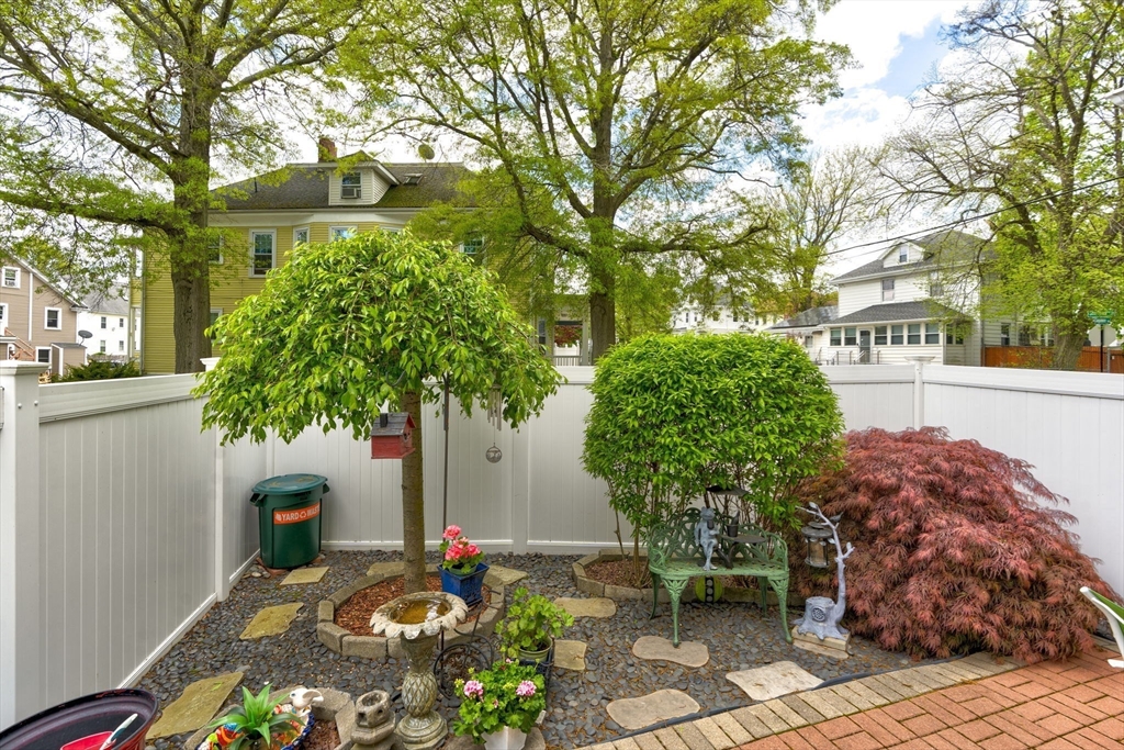 14 Sterling St