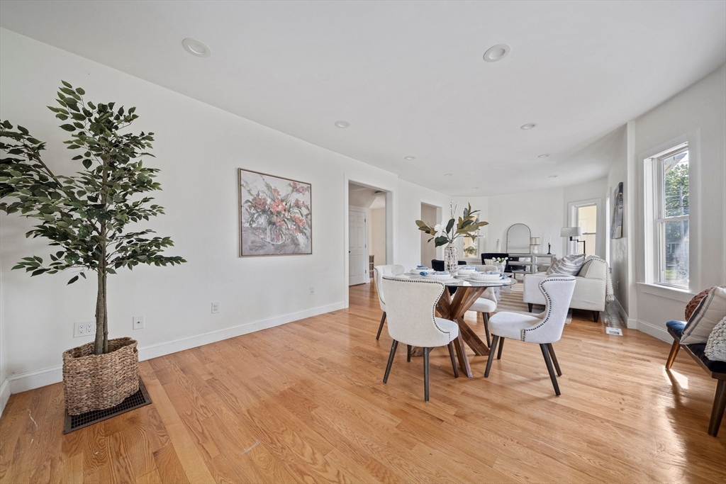 26 Stewart St