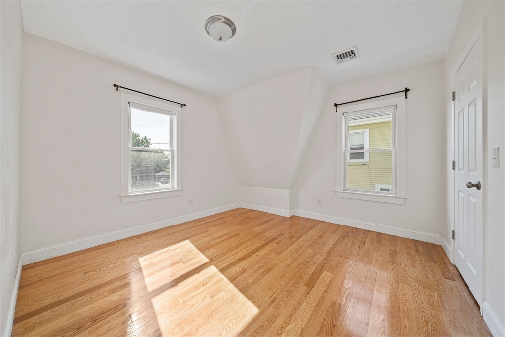 26 Stewart St
